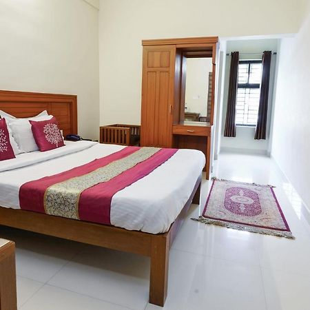 Oyo 9404 Hotel White Fort 玛纳多迪 外观 照片