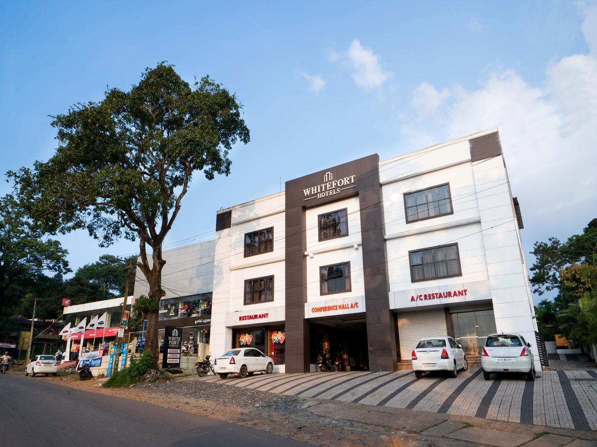 Oyo 9404 Hotel White Fort 玛纳多迪 外观 照片