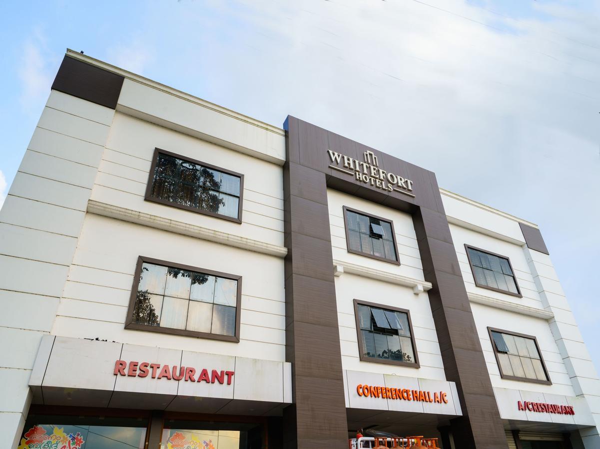 Oyo 9404 Hotel White Fort 玛纳多迪 外观 照片