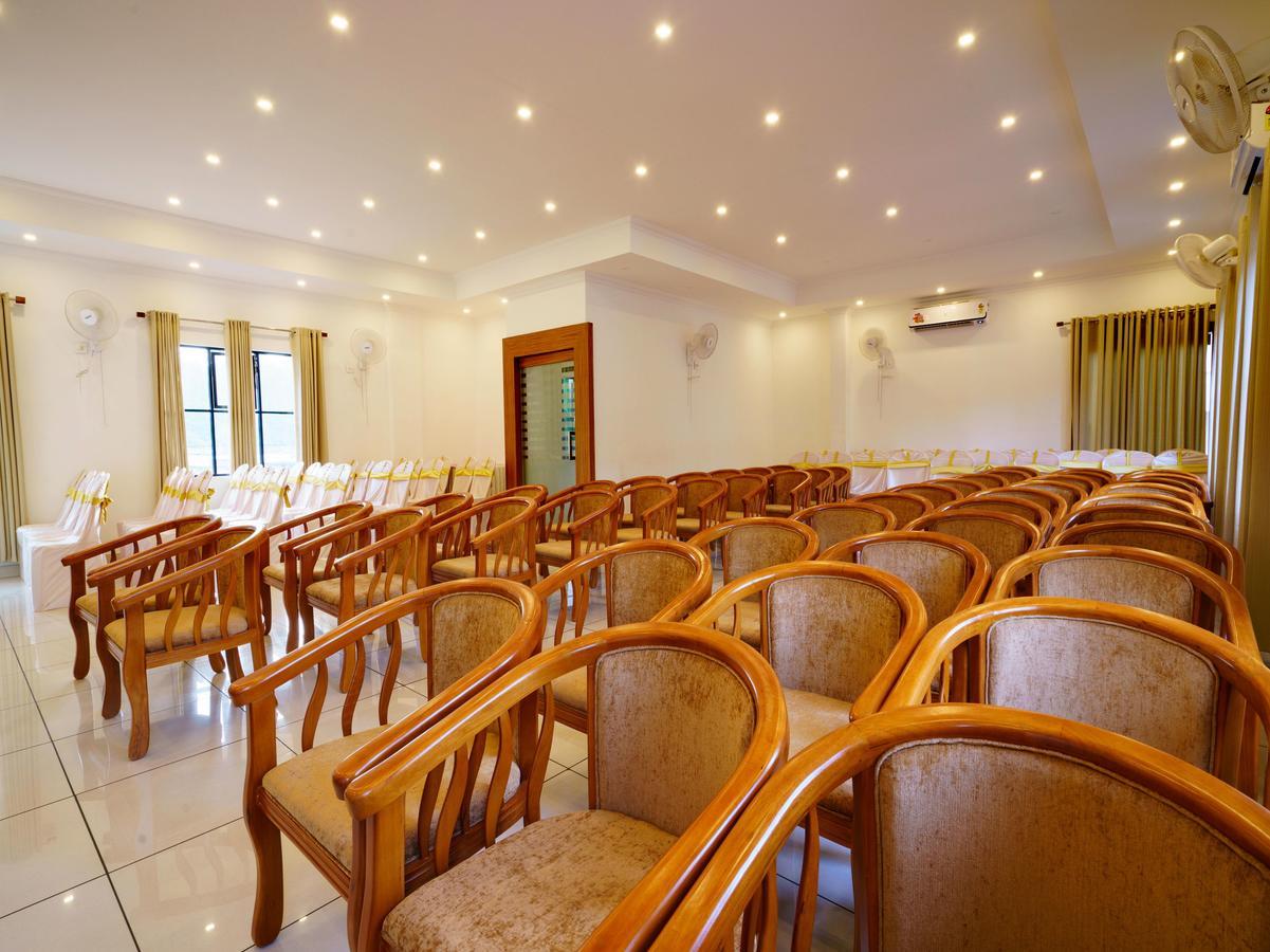 Oyo 9404 Hotel White Fort 玛纳多迪 外观 照片