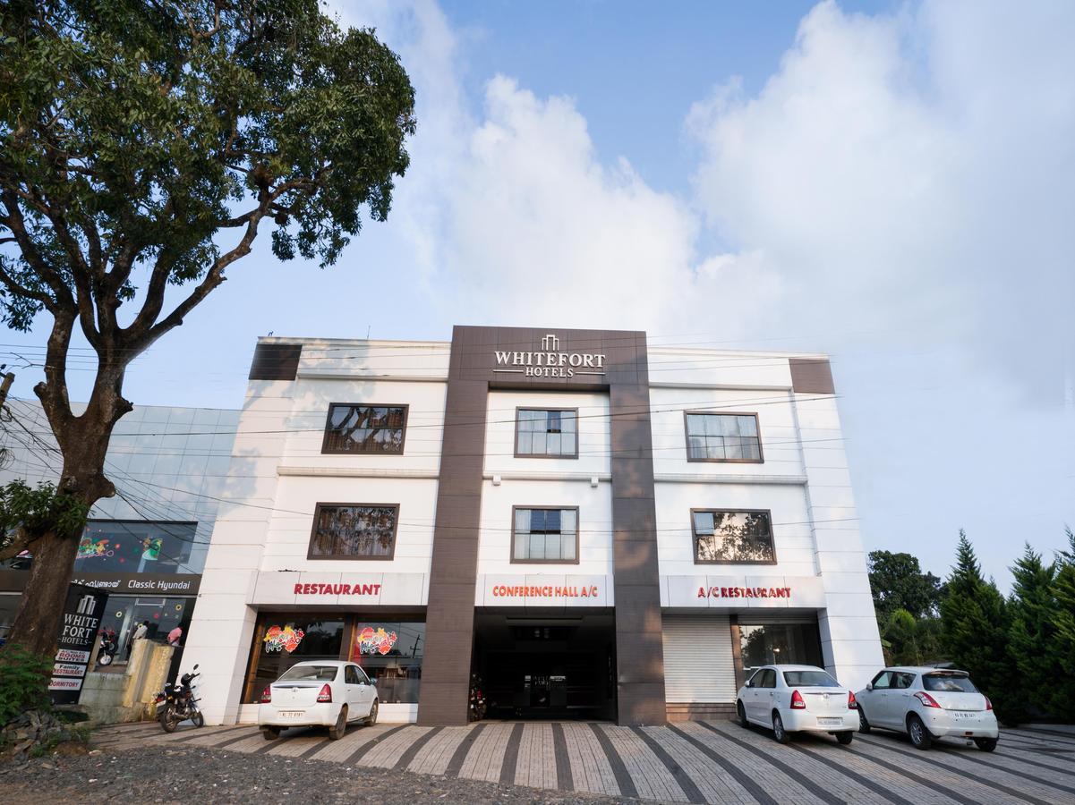 Oyo 9404 Hotel White Fort 玛纳多迪 外观 照片