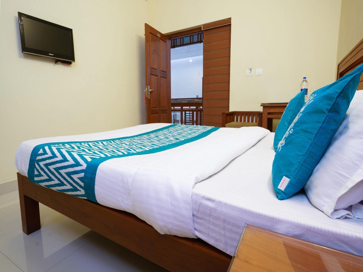 Oyo 9404 Hotel White Fort 玛纳多迪 外观 照片