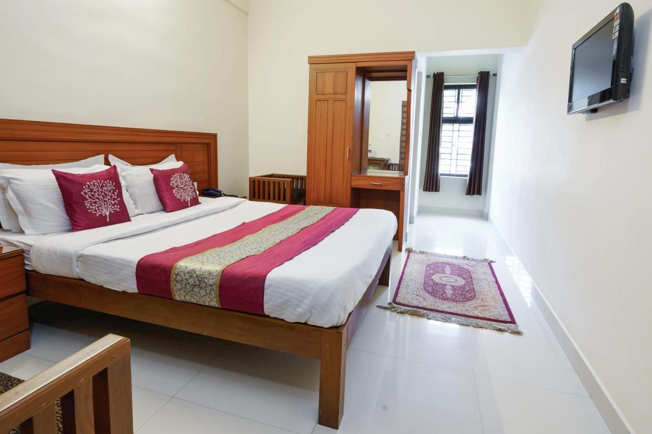 Oyo 9404 Hotel White Fort 玛纳多迪 外观 照片