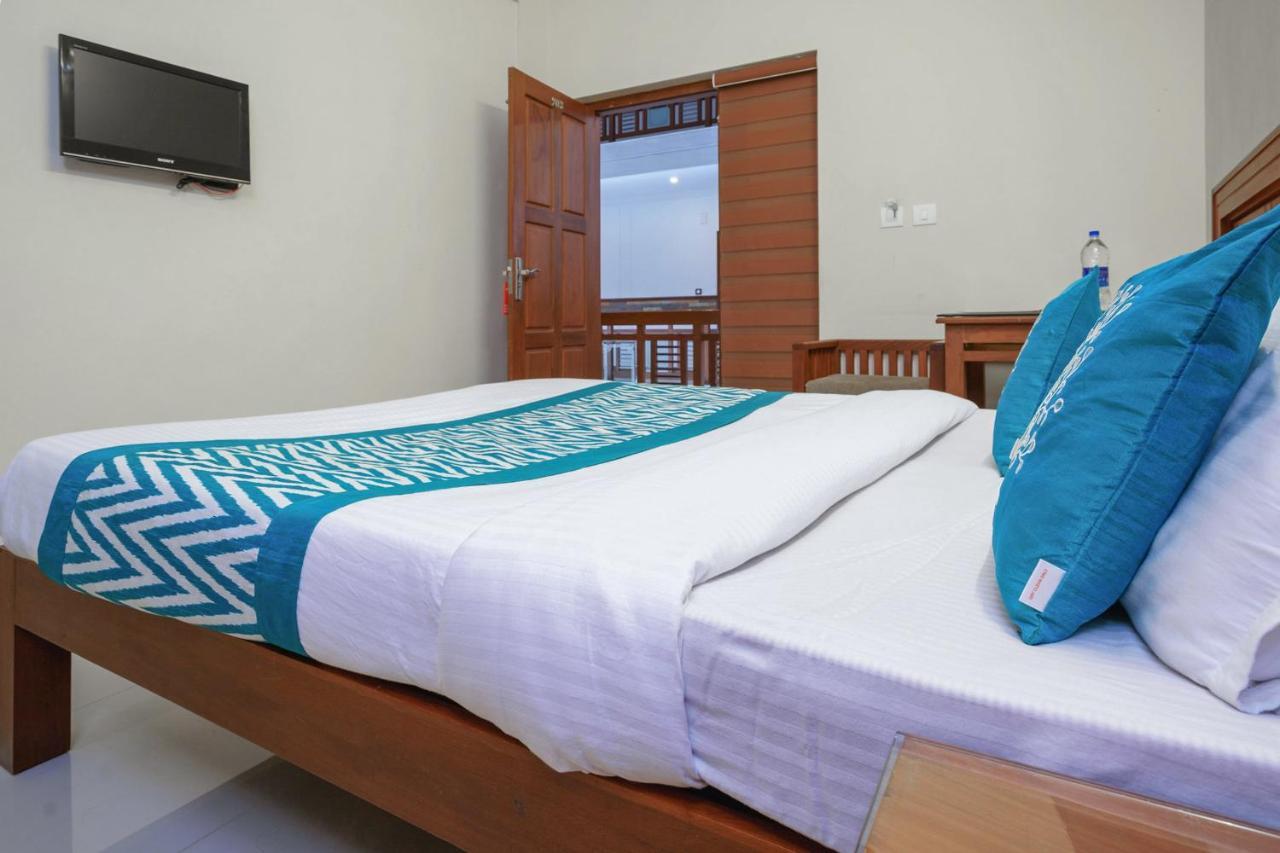 Oyo 9404 Hotel White Fort 玛纳多迪 外观 照片