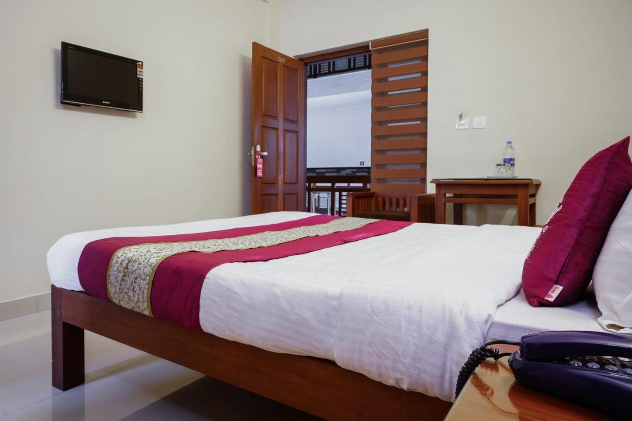 Oyo 9404 Hotel White Fort 玛纳多迪 外观 照片