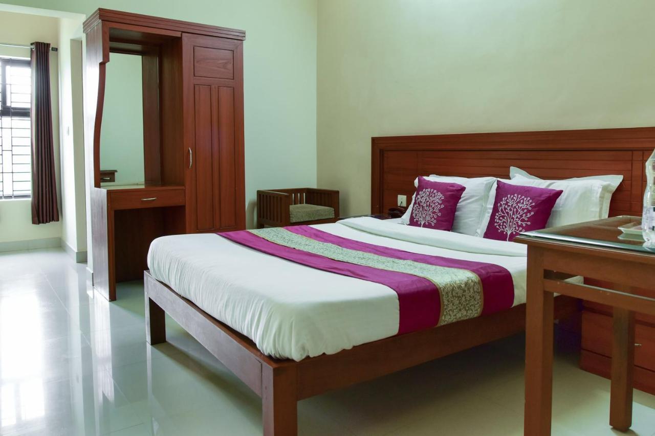 Oyo 9404 Hotel White Fort 玛纳多迪 外观 照片