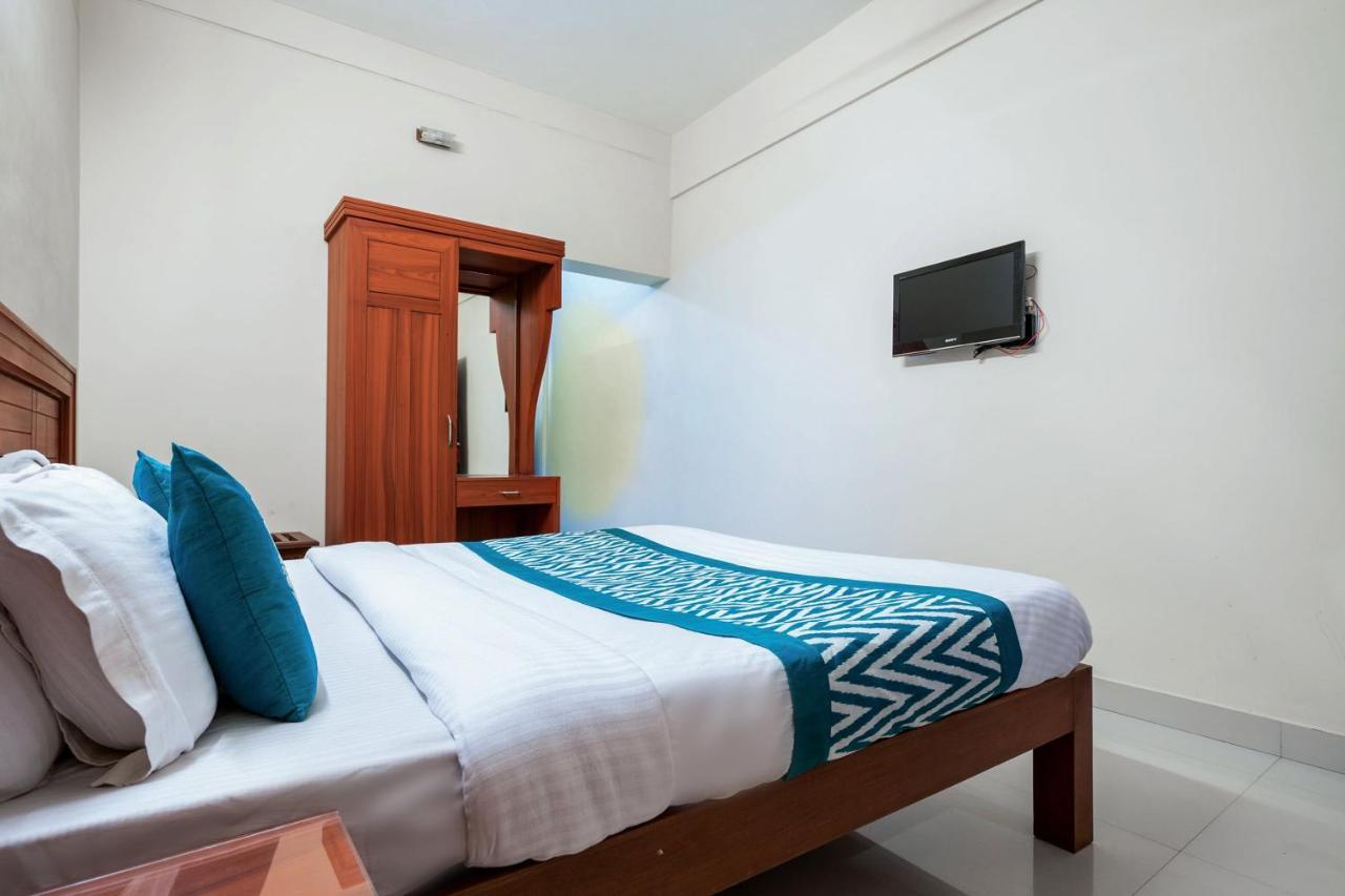 Oyo 9404 Hotel White Fort 玛纳多迪 外观 照片